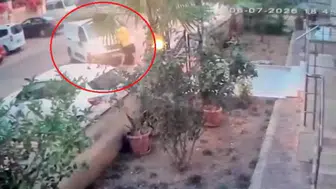 Antalya'da tartışma sonrası aracı üzerine sürdü : Apartman kapısına sıkışan şahıs ağır yaralandı