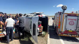 Van'da iki aracın çarpıştığı kazada 8 kişi yaralandı