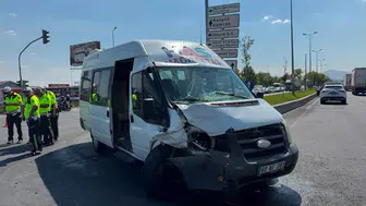 Kayseri'de yolcu minibüsü ile otomobil çarpıştı : 8 yaralı
