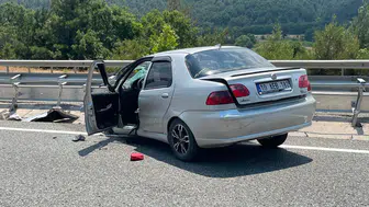 Edremit-Balıkesir karayolunda kaza : Kontrolden çıkan otomobil refüje çarptı