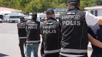 Ankara'da uyuşturucu operasyonu : Yüz binlerce hap üretecek ham madde ele geçirildi