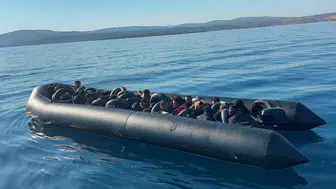 İzmir'de düzensiz göçmen operasyonu : 54 kişi yakalandı