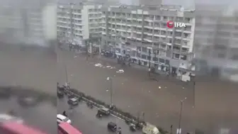 Hindistan'da muson yağmurları : Ev ve iş yerleri sular altında