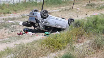 Konya'da takla atan otomobildeki 8 yaşındaki çocuk öldü, 3 yaralı