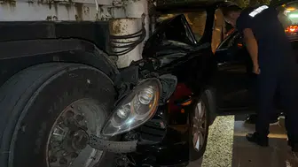 Bolu'da SUV park halindeki tıra arkadan çarptı : 1 yaralı