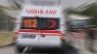 Bakırköy'de otomobil takla attı : Yaralı sürücü hastaneye kaldırıldı