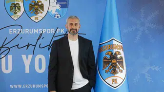 Erzurumspor, Serkan Özbalta ile devam ediyor
