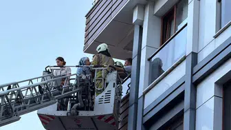 Kağıthane'de apartman yangını : 4 kişi dumandan etkilendi