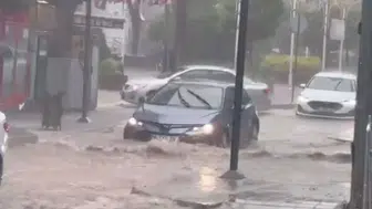 Sinop Türkeli'de sağanak : Cadde ve sokaklar göle döndü