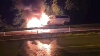 Samsun'da seyir halindeki çekici alev alev yandı