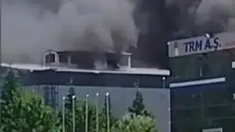 Sakarya'da geri dönüşüm fabrikasında çıkan yangın söndürüldü