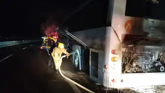 Balıkesir'de seyir halindeki yolcu otobüsünde yangın