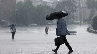 Avrupa yakasını sağanak vurdu : Sokaklar göle döndü, araçlar yolda kaldı