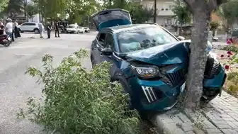 Karaman'da iki araç kavşakta çarpıştı : 1 yaralı