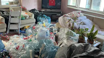 Bursa Osmangazi'de çöp ev operasyonu : Daireden 5 ton çöp çıktı