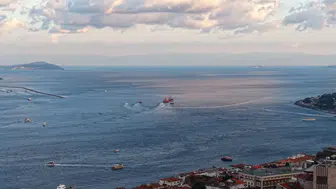 İstanbul Boğazı'nda arızalanan yük gemisi Ahırkapı'ya demirlendi