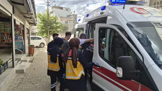 Adıyaman'da otomobille motosiklet çarpıştı : Otomobil sürücüsü olay yerinden kaçtı