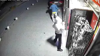 Ankara'da marketten içecek çalan çocuklar kameraya yansıdı