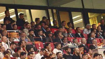 Vincenzo Montella, Galatasaray-Çorum FK maçını tribünden takip etti