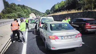 Bilecik'te 4 araç arasında zincirleme kaza : 1 şahıs yaralandı