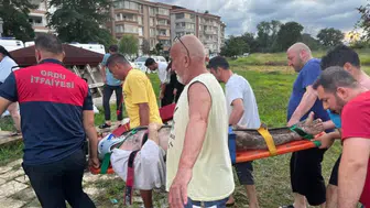 Ordu'da denizde boğulma tehlikesi geçiren 3 kişi hastaneye kaldırıldı