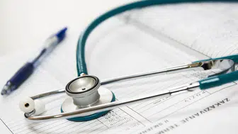 Manisa'da doktor ameliyat için hastalardan para talep etti