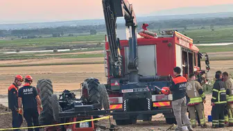 Edirne'de traktör devrildi : Karı koca hayatını kaybetti