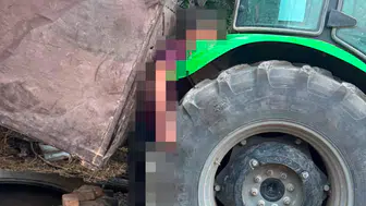 Denizli'de traktör ile römorkun arasında kalan işçi hayatını kaybetti
