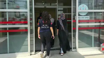 Adıyaman'da motosiklet yayalara çarptı : 2 kişi yaralandı