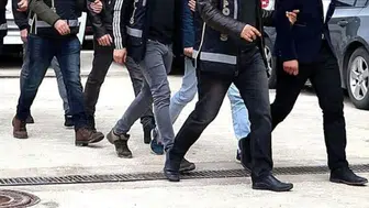 Kendilerini MİT görevlisi olarak tanıtıp dolandırıcılık yapan 3 şüpheli tutuklandı