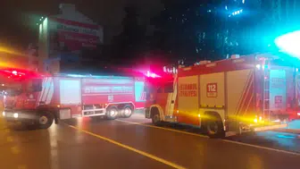 Sultanbeyli'de alışveriş merkezinde yangın : Ekipler kontrol altına aldı