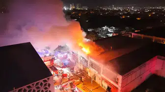 Bursa Osmangazi'de yumurta işletmesi alevlere teslim oldu