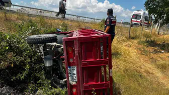 Bilecik'te elektrikli motosiklet şarampole devrildi : 1 yaralı