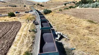 Malatya'da yük treni ile kamyon çarpıştı : 1 yaralı