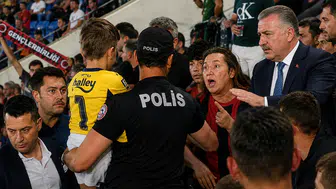 Bakan Bak'tan minik Fenerbahçeli taraftar açıklaması