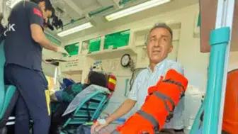 Hakkari Yüksekova'da minibüs ile kamyonet çarpıştı : 10 yaralı