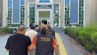 Kırşehir merkezli 3 ilde FETÖ operasyonu : 8 gözaltı, 1 tutuklama