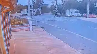Sakarya'da 3 tekerlekli elektrikli bisiklet devrildi : Sürücü ağır yaralandı
