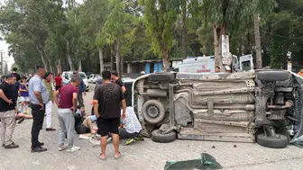 Osmaniye'de otomobil ile ticari araç çarpıştı : 5 yaralı