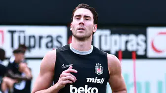 Beşiktaş'ın yeni transferi Dusan Vlahovic, ilk antrenmanına çıktı