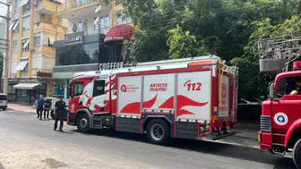 Alanya'da korkutan balkon yangını ! Alevler büyümeden söndürüldü