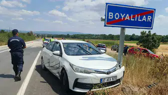 Kastamonu'da otomobil ile traktör çarpıştı : 2 kişi yaralandı