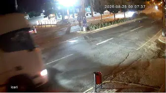 Nevşehir'de ters yönde ilerleyen otomobil korkuttu : Tır sürücüsü kazayı önledi