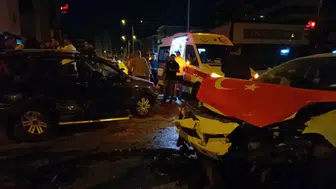 Bursa Yıldırım'da korkutan kaza : 2 otomobil çarpıştı, 7 yaralı