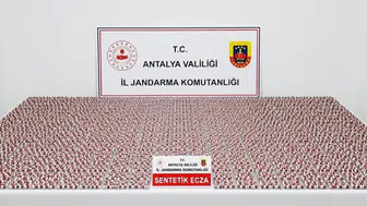 Antalya'da jandarmadan depo operasyonu : Çok sayıda uyuşturucu hap ele geçirildi