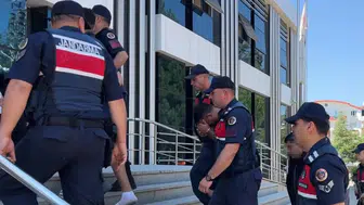 Burdur’da ‘polisiz’ diyerek 1 milyon liralık altın dolandırdılar : 3 şüpheli tutuklandı