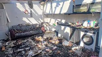 Eskişehir'de alevlere teslim olan müstakil ev kullanılmaz hale geldi