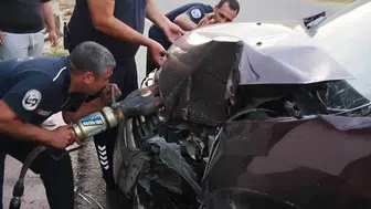 Antakya'da otomobil ile motosiklet kafa kafaya çarpıştı : 2 yaralı