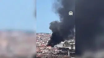 Gaziosmanpaşa'da çatı katında yangın