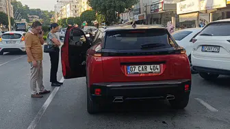 Antalya'da otomobil ile motosiklet çarpıştı : 1 yaralı